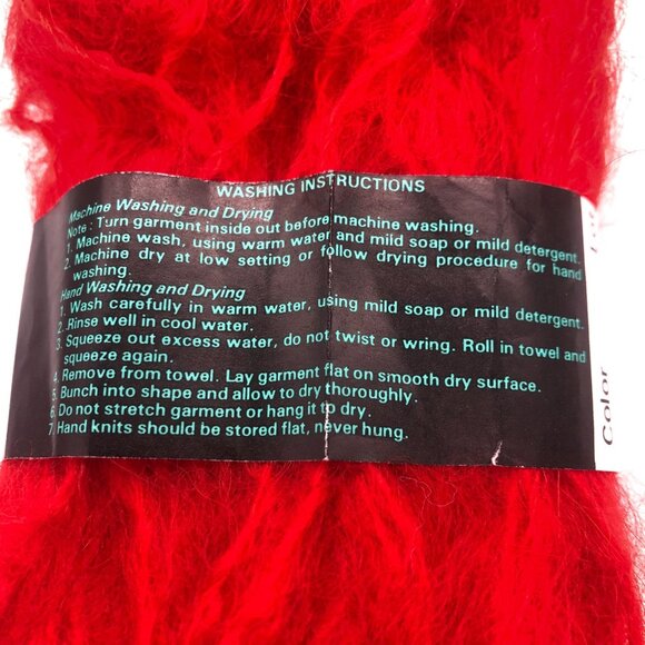 12 Skeins Bucilla Pouffe Yarn Balls Acrylic Wool Red Dye Lot 11 AC - Picture 5 of 5